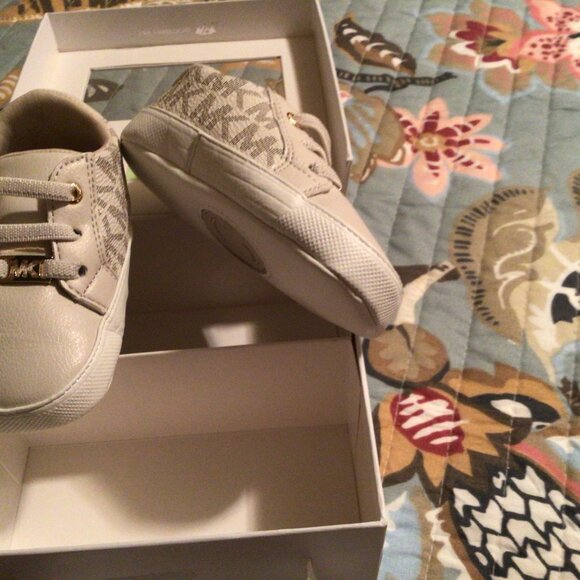MICHAEL KORS Baby Sneakers Size 4 - Picture 4 of 6